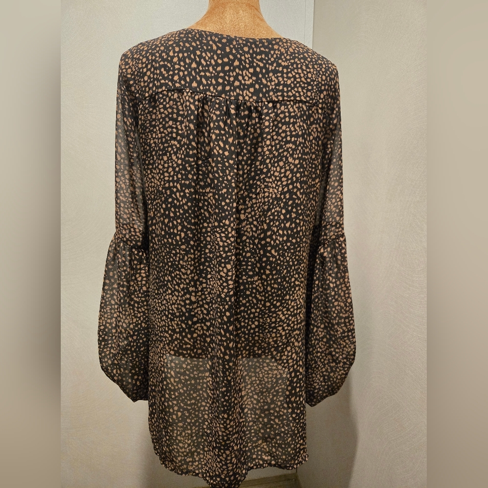 By Together Black and Tan Spotted Blouse - Picture 5 of 7